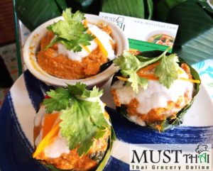 Thai steamed pork with curry paste by MustThai, grocery online